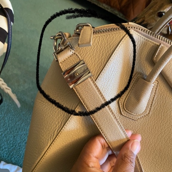 GIVENCHY HANDBAG - Picture 7 of 7